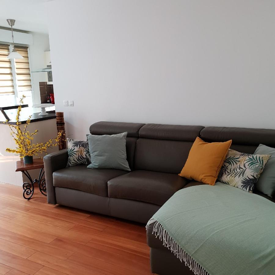 Family Stay - Steps From Disneyland Serris Esterno foto